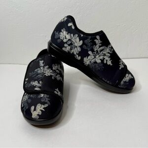 Propet Cush N Foot Comfort Slippers‎ Womens Size 8 N (AA) Black Floral Diabetic